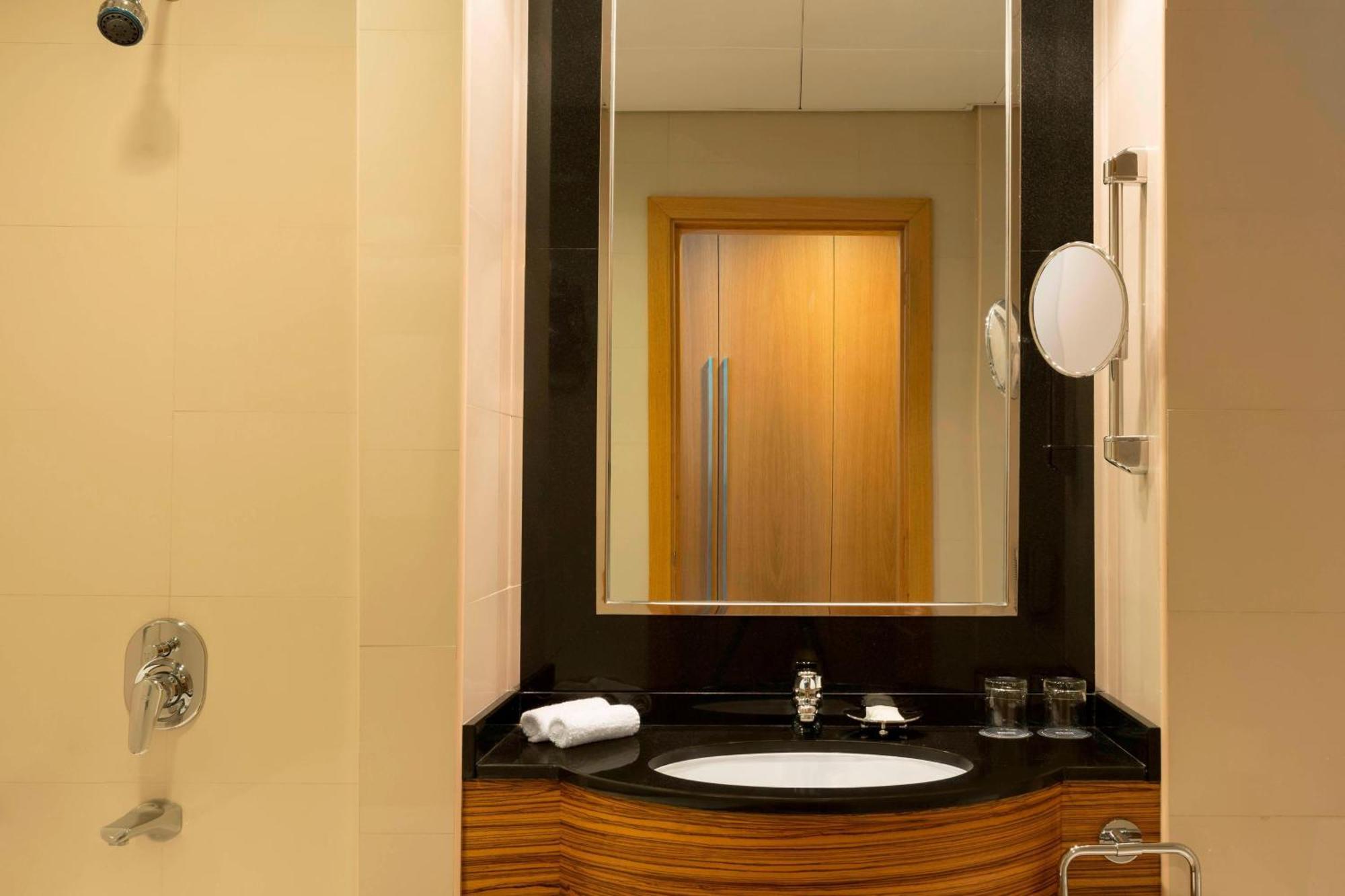 Hotel Four Points By Sheraton Bur 4*