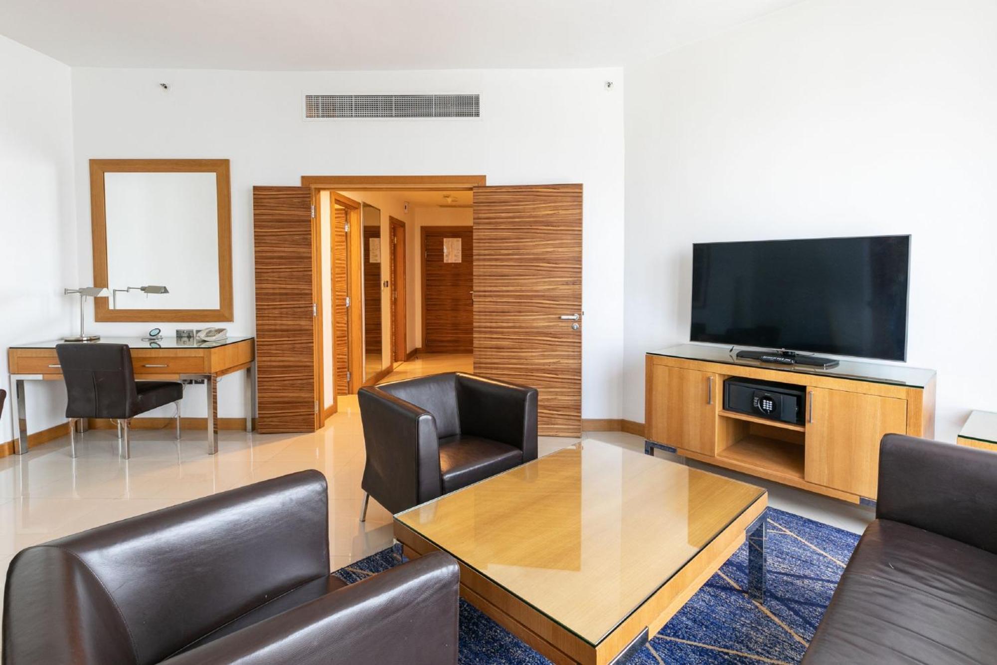 Four Points By Sheraton Bur Hotel 4*