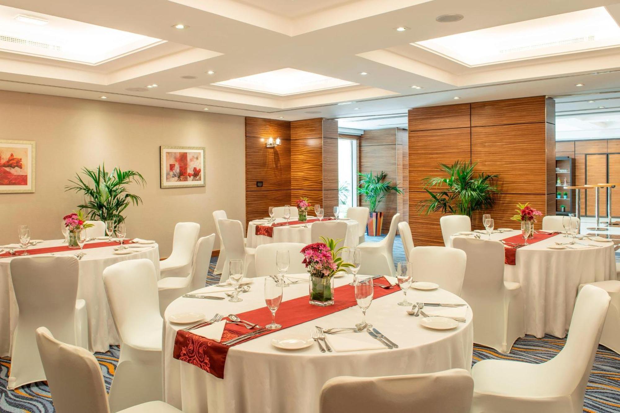 Four Points By Sheraton Bur Hotel Dubai