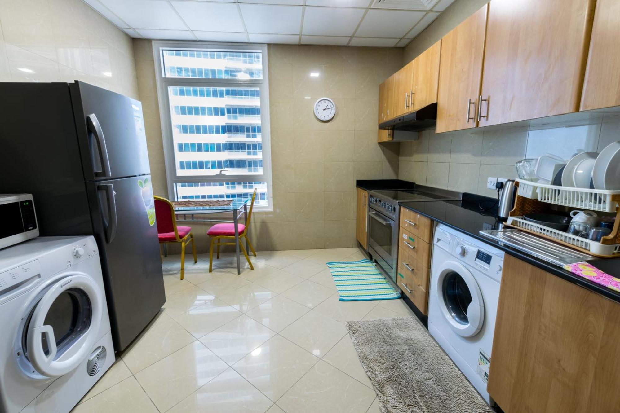 Budget With Private Bathroom For 'girls' Only In Dubai, Marina Dubái