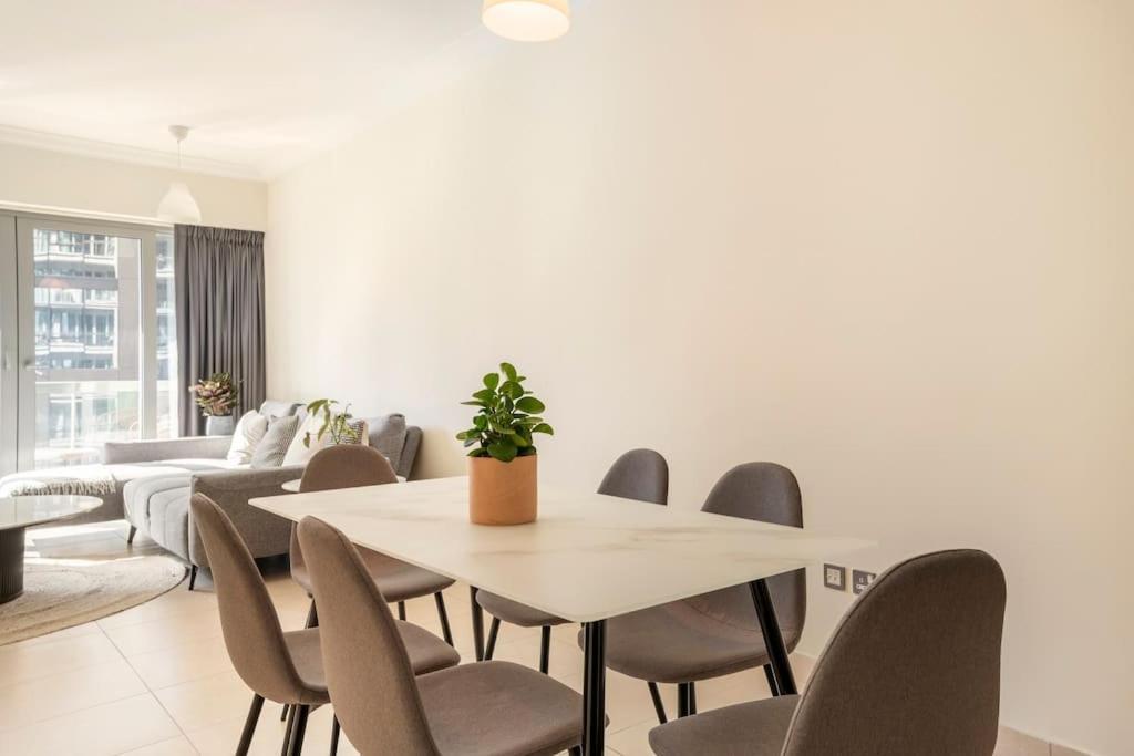 Spacious Place Near Mall, Fountains & Burj Khalifa Appartement *
