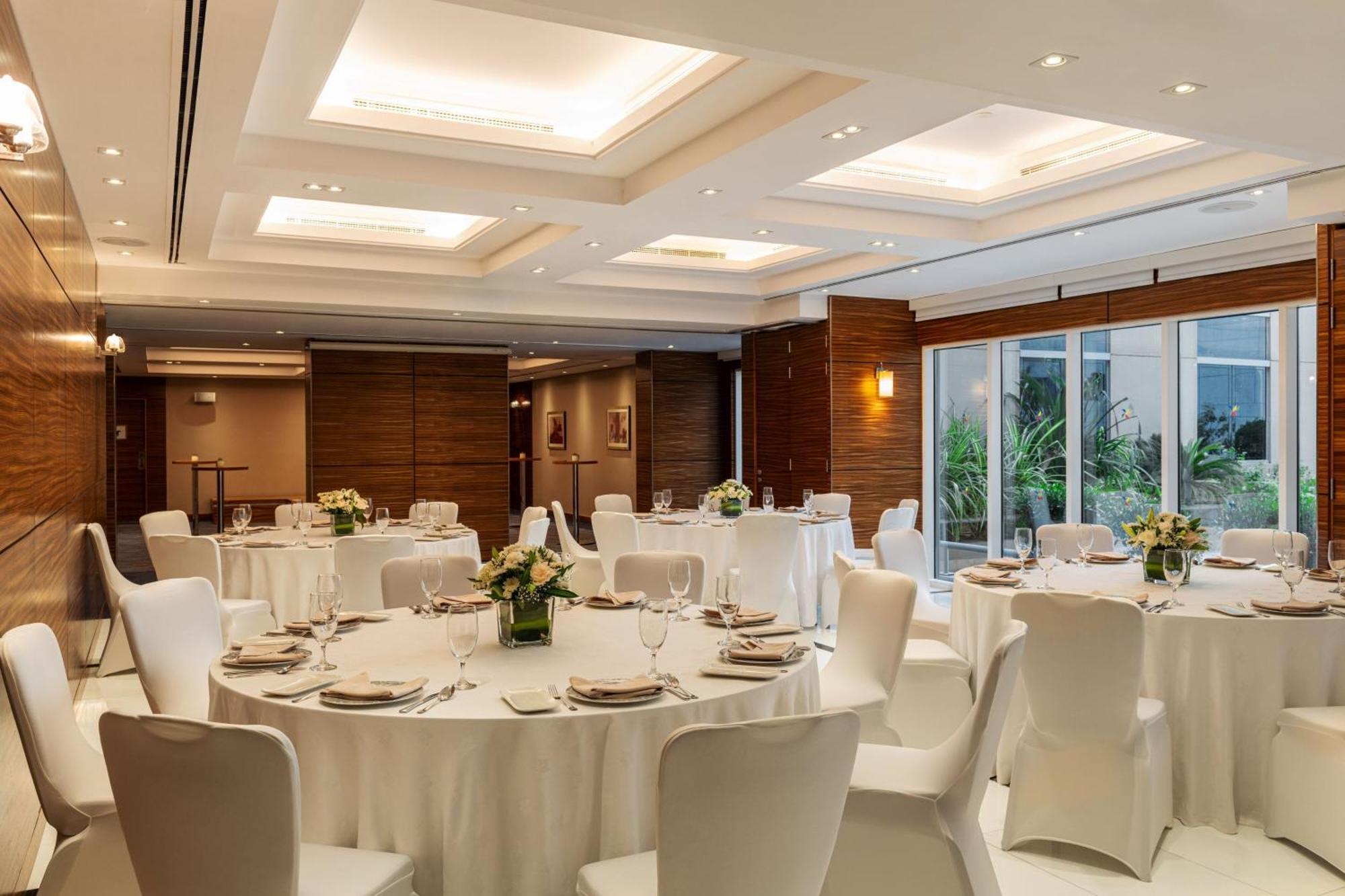 Four Points By Sheraton Bur 4*