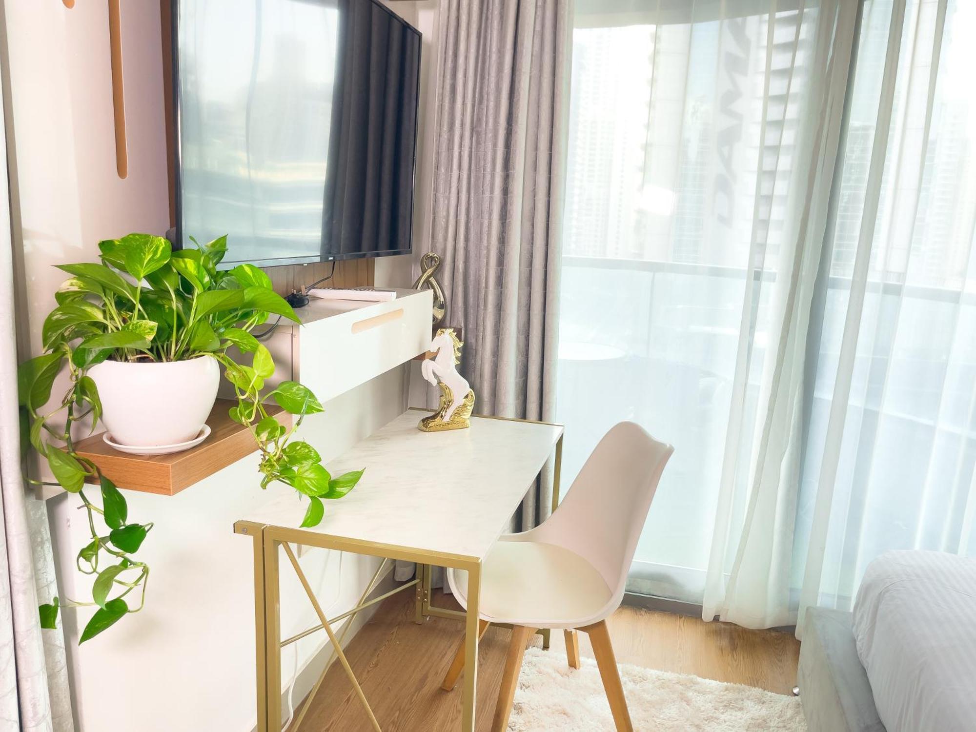 Luxury With Marina View Close To Jbr And Metro With Shared Kitchen * Dubái