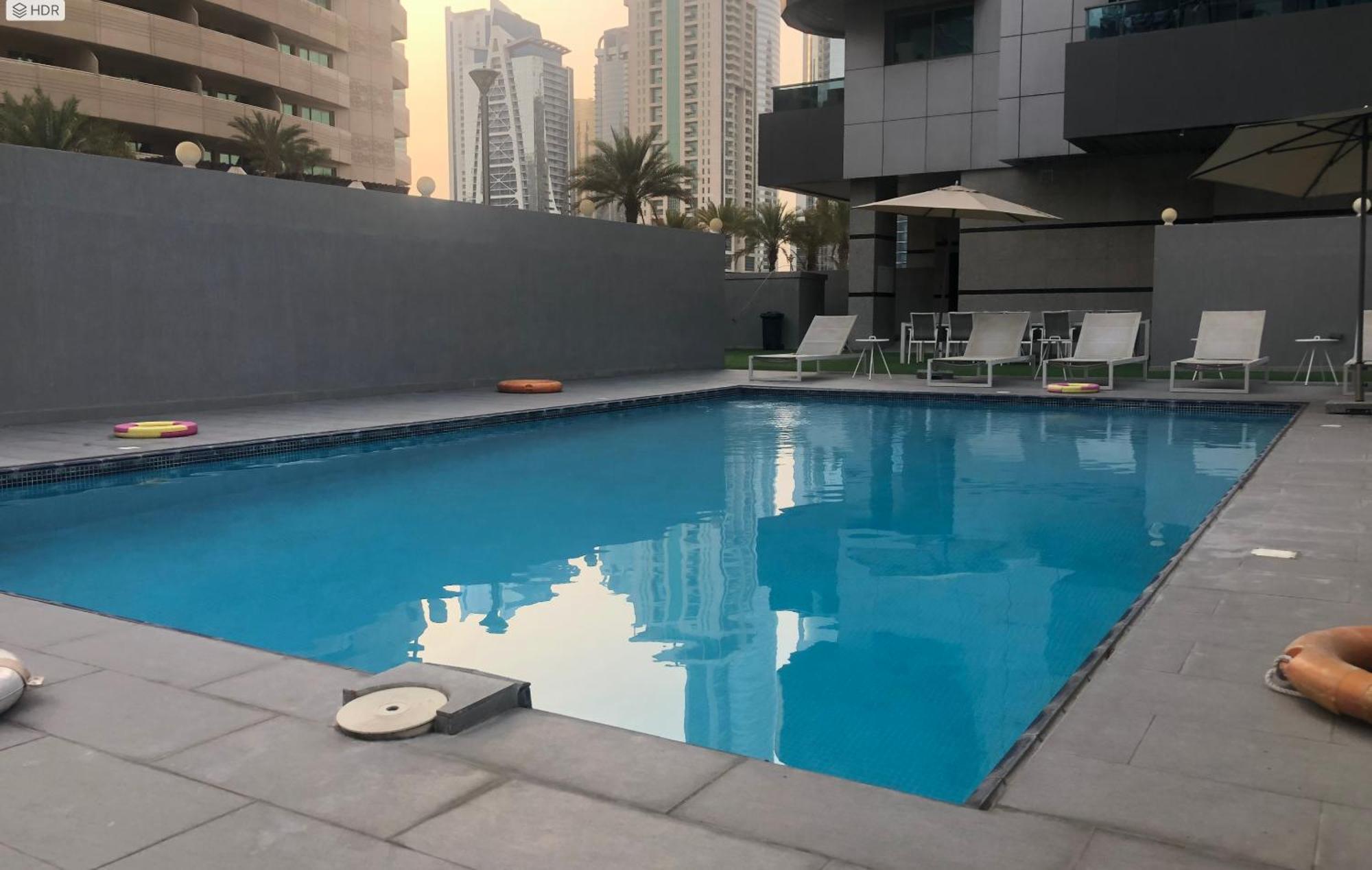 Habitación en casa particular Luxury With Marina View Close To Jbr And Metro With Shared Kitchen *