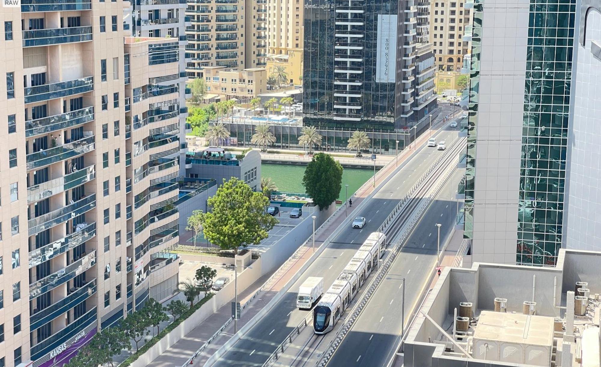 Luxury With Marina View Close To Jbr And Metro With Shared Kitchen Habitación en casa particular Dubái