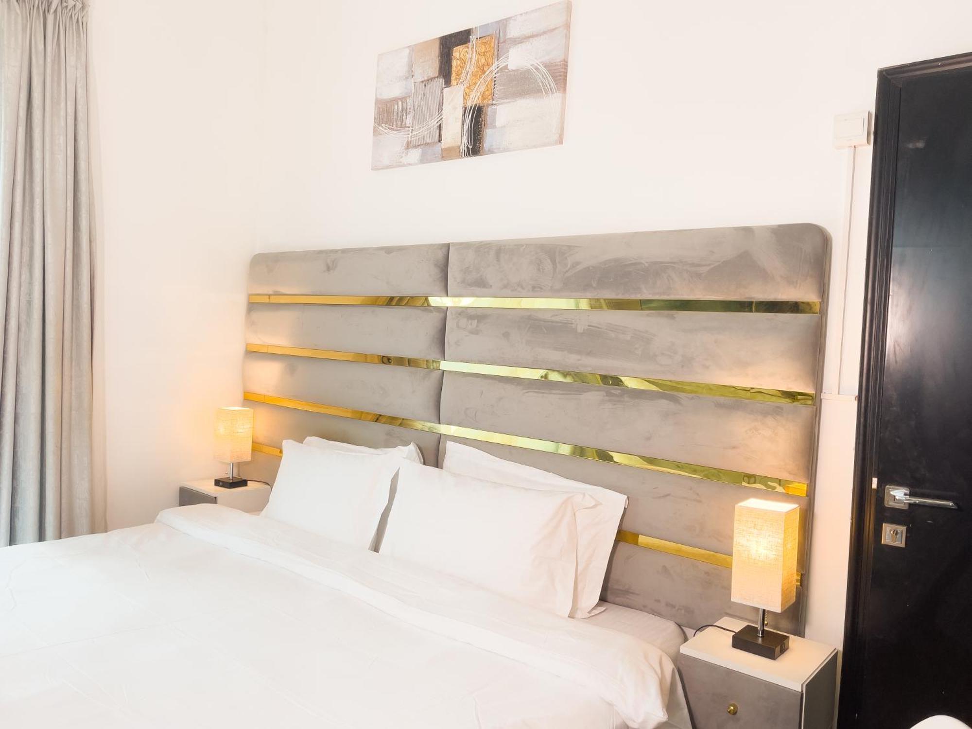 Habitación en casa particular Luxury With Marina View Close To Jbr And Metro With Shared Kitchen