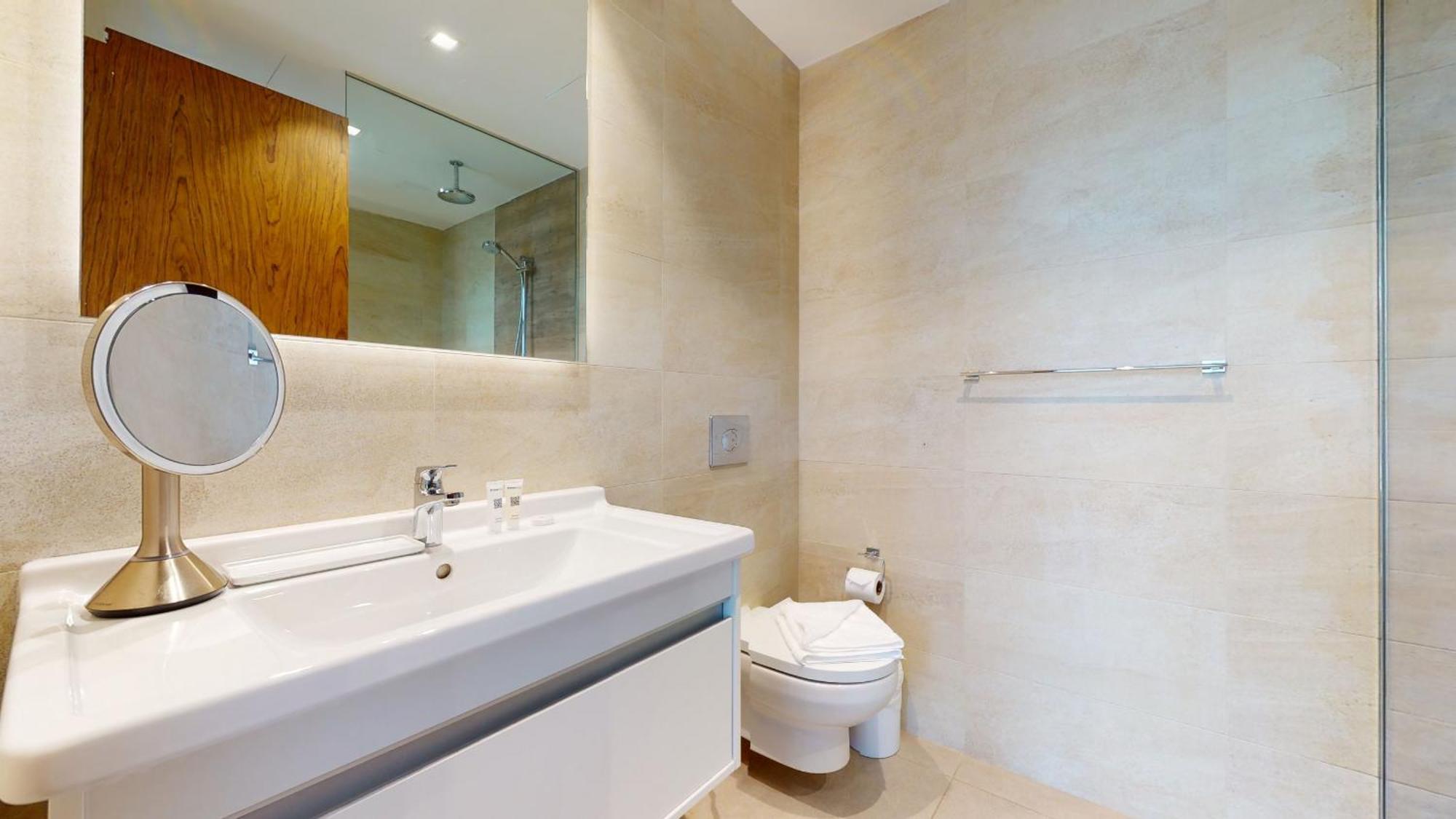 Primestay - No 9 Tower In Marina Apartamento Dubái