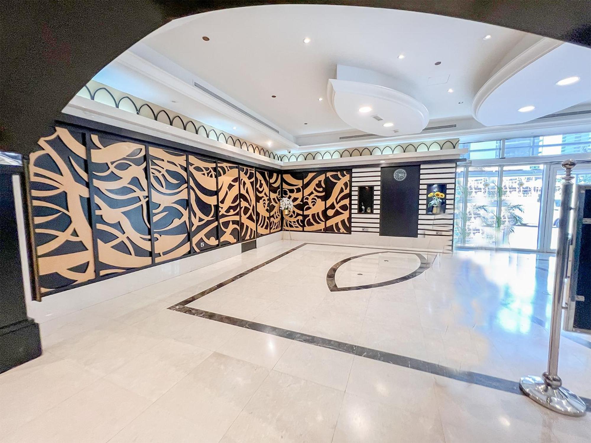 Cosmos Living Spacious With Balcony Appartement Dubaï