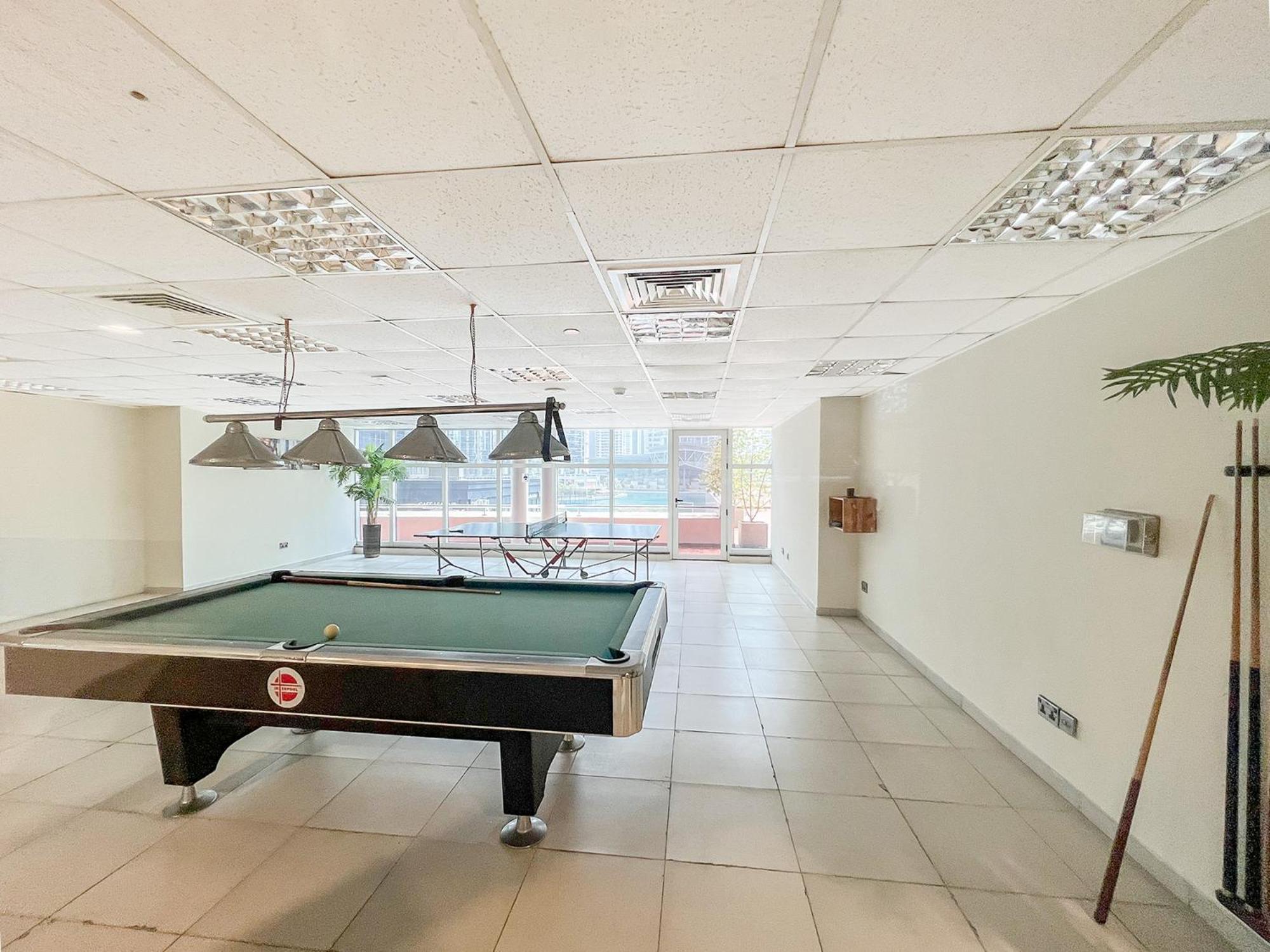Appartement Cosmos Living Spacious With Balcony Dubaï