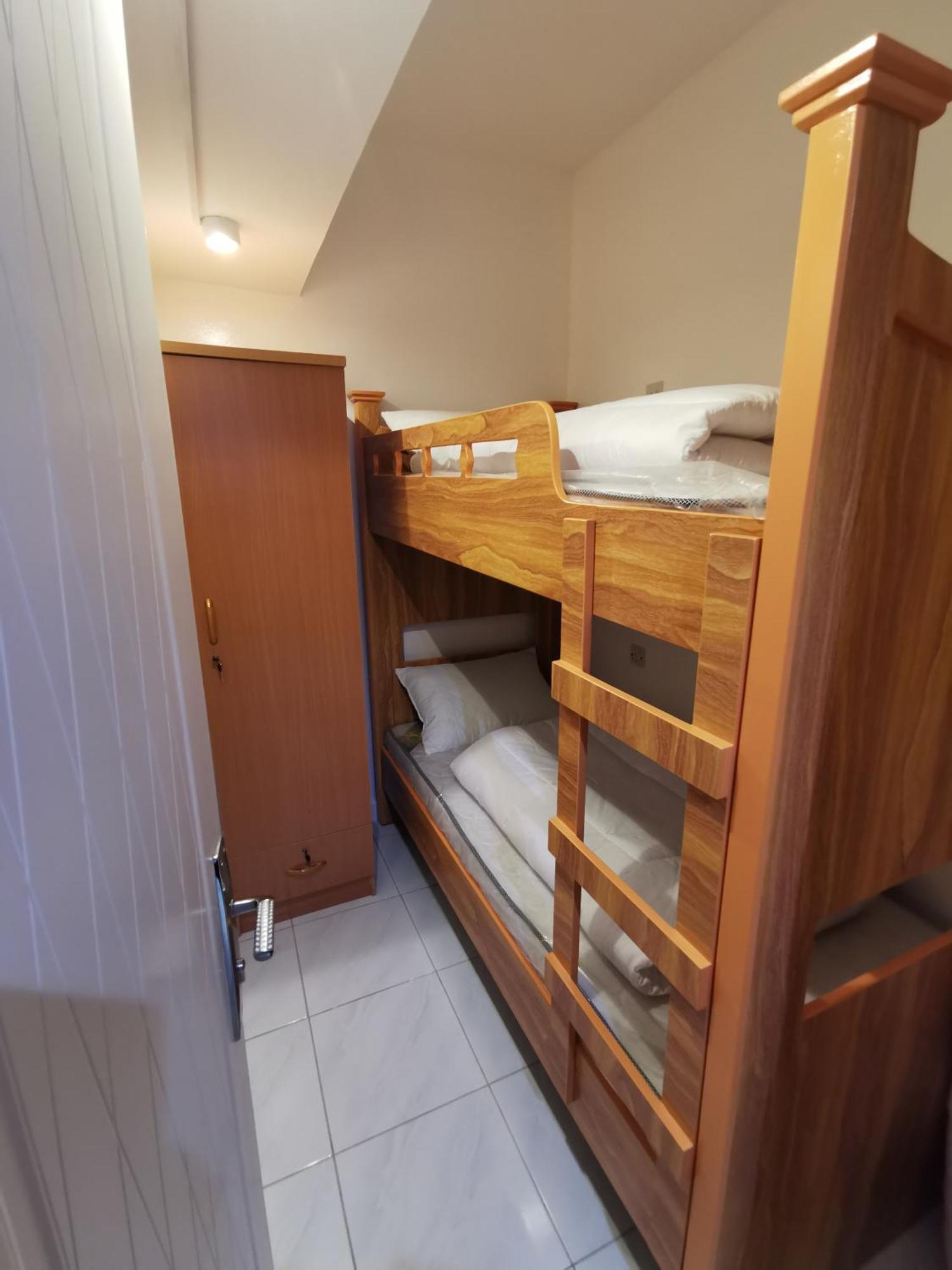 Cloud9 Premium Hostal