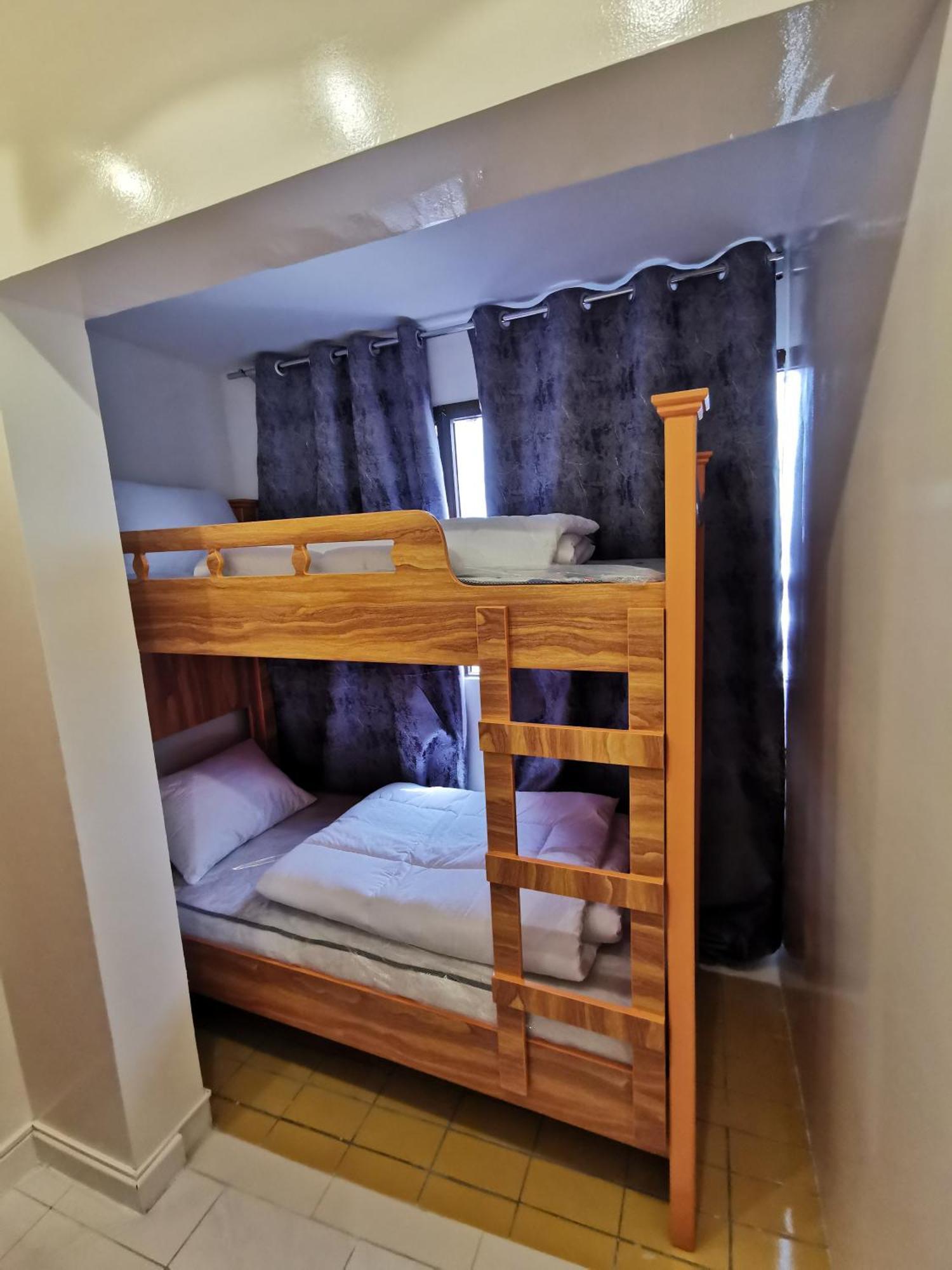 Hostal Cloud9 Premium *