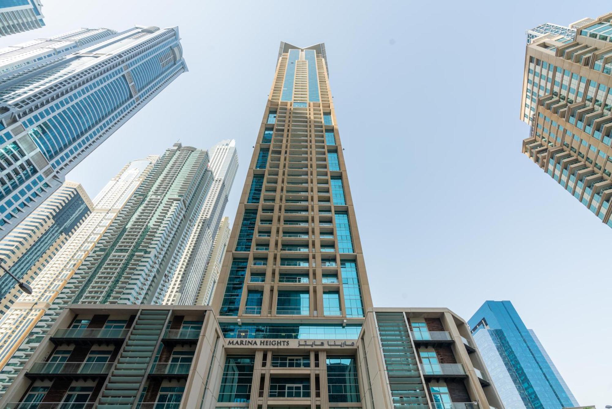Marina Heights Tower 2 Bhk With Lavish View *