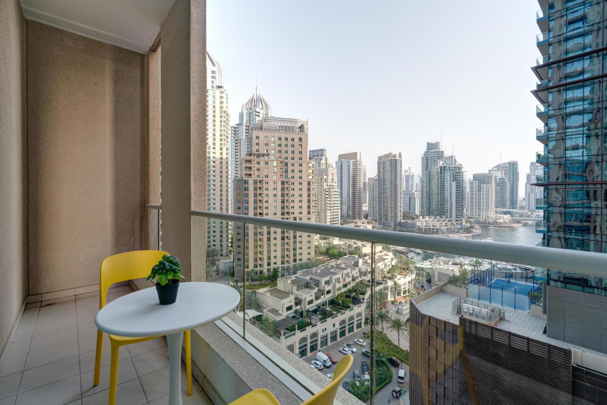 Marina Heights Tower 2 Bhk With Lavish View Apartment *
