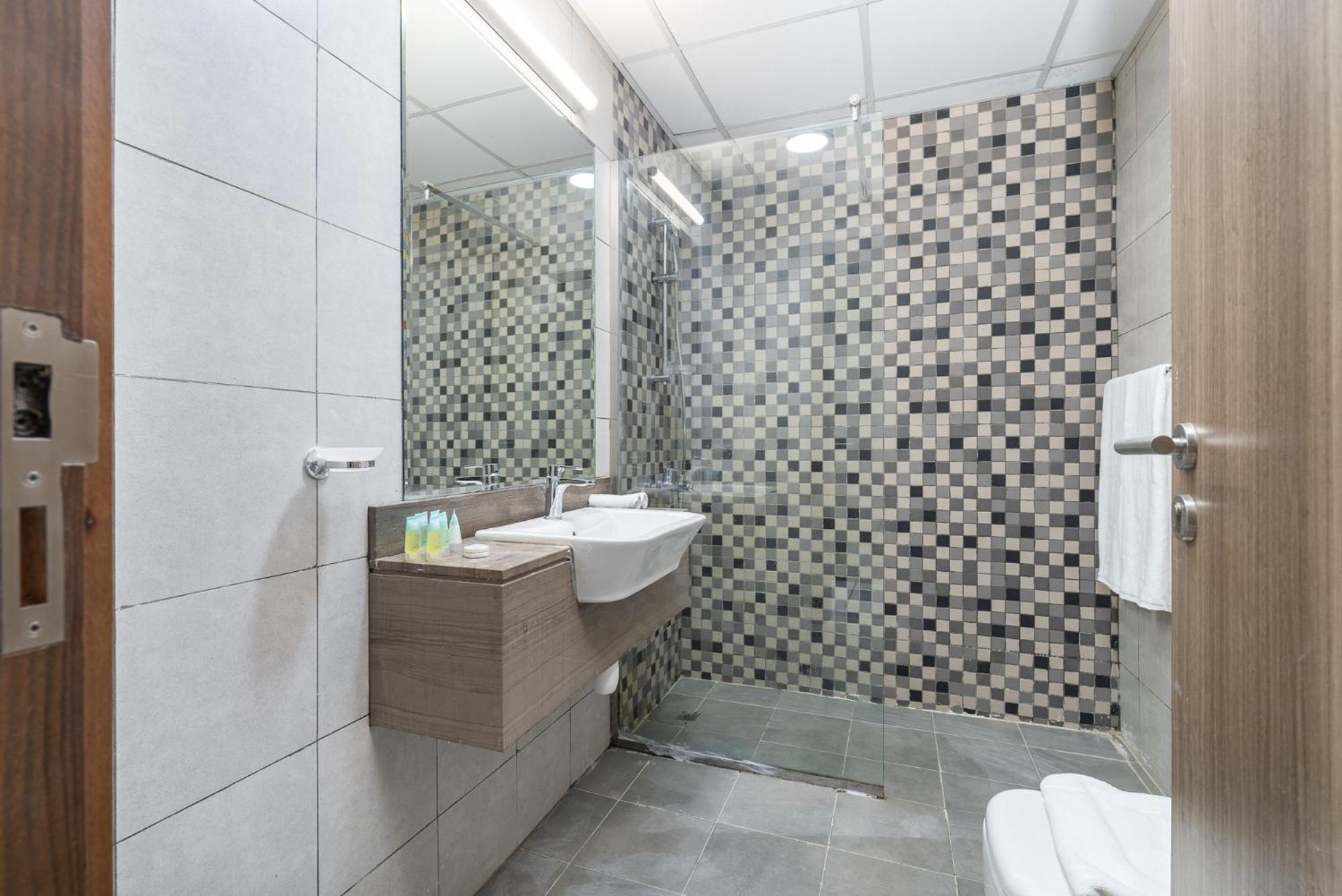 Apartamento Trinity Homes - Spacious Modern Living 1br & 2br Unique Dubai