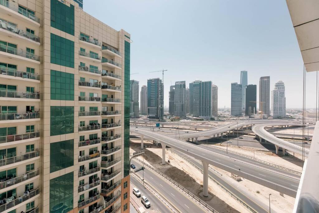 Urban Caves - Chic With Balcony Near The Walk Jbr Apartment Dubai