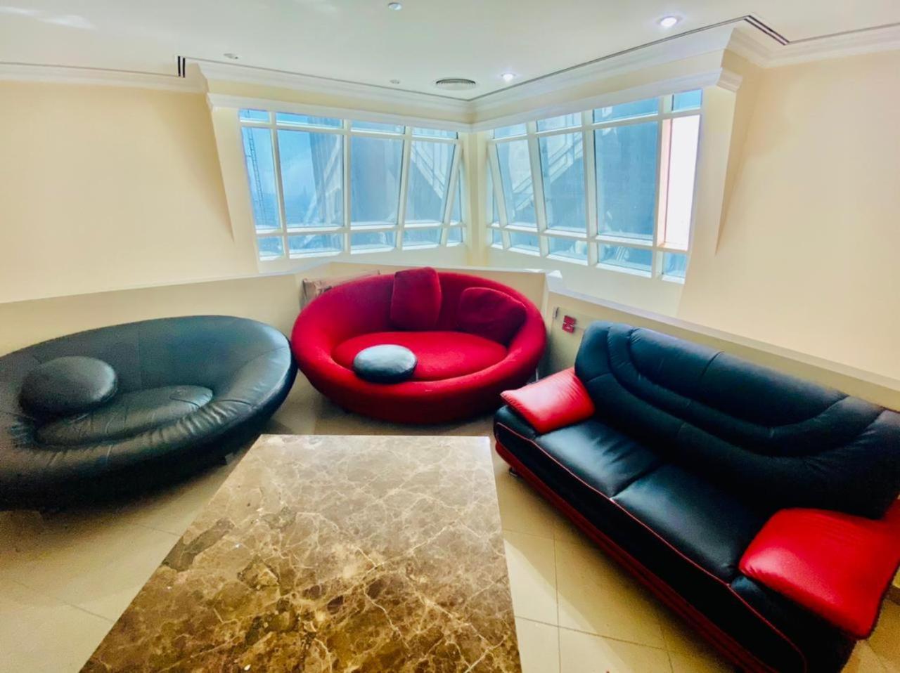 Small Budget For 'girls' Only In Dubai, Marina Gazde/Camere de închiriat *