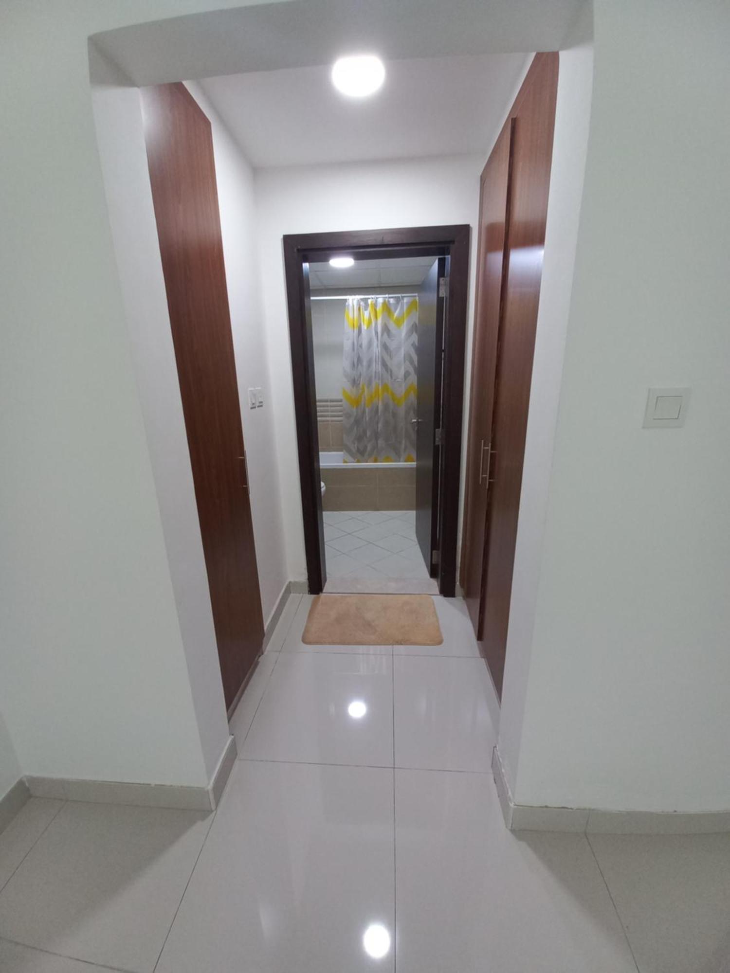 Cute And Small Partitions For Girls In Dubai- Female Guests Only فتيات فقط * Dubaï