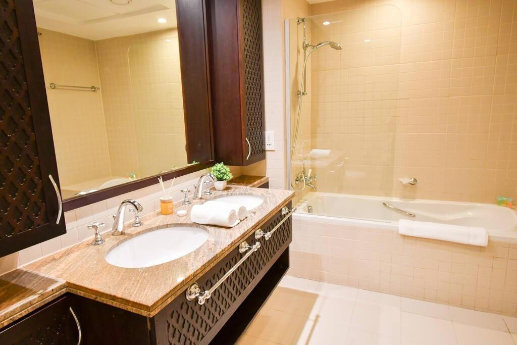 Appartement Panoramic Burj&fountain View 3 En-suite Br+office Dubaï
