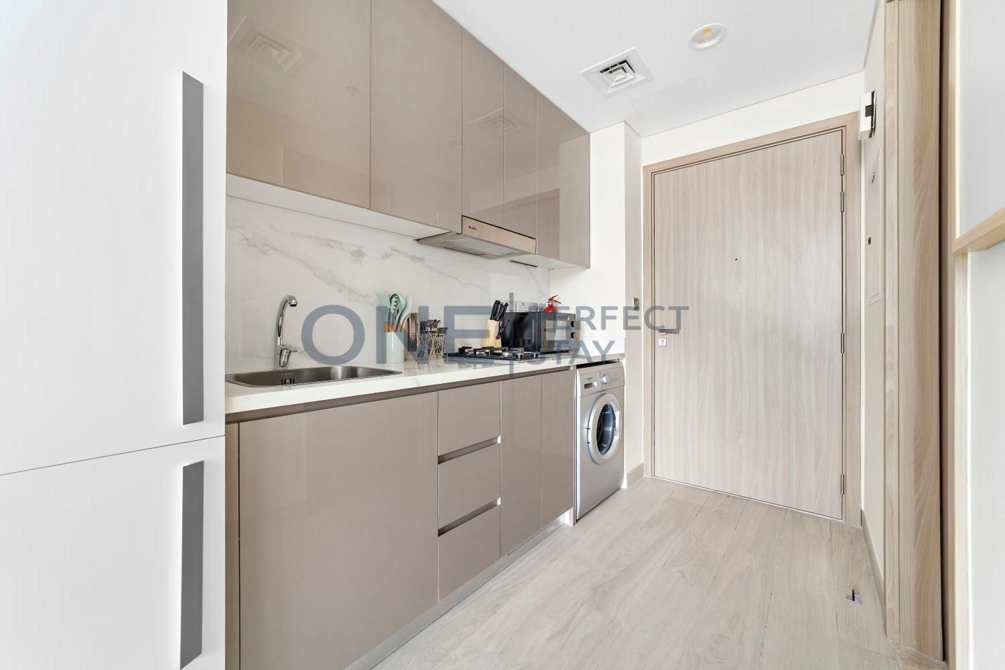 Farhad Azizi - 10 Mins From Airport Appartement *