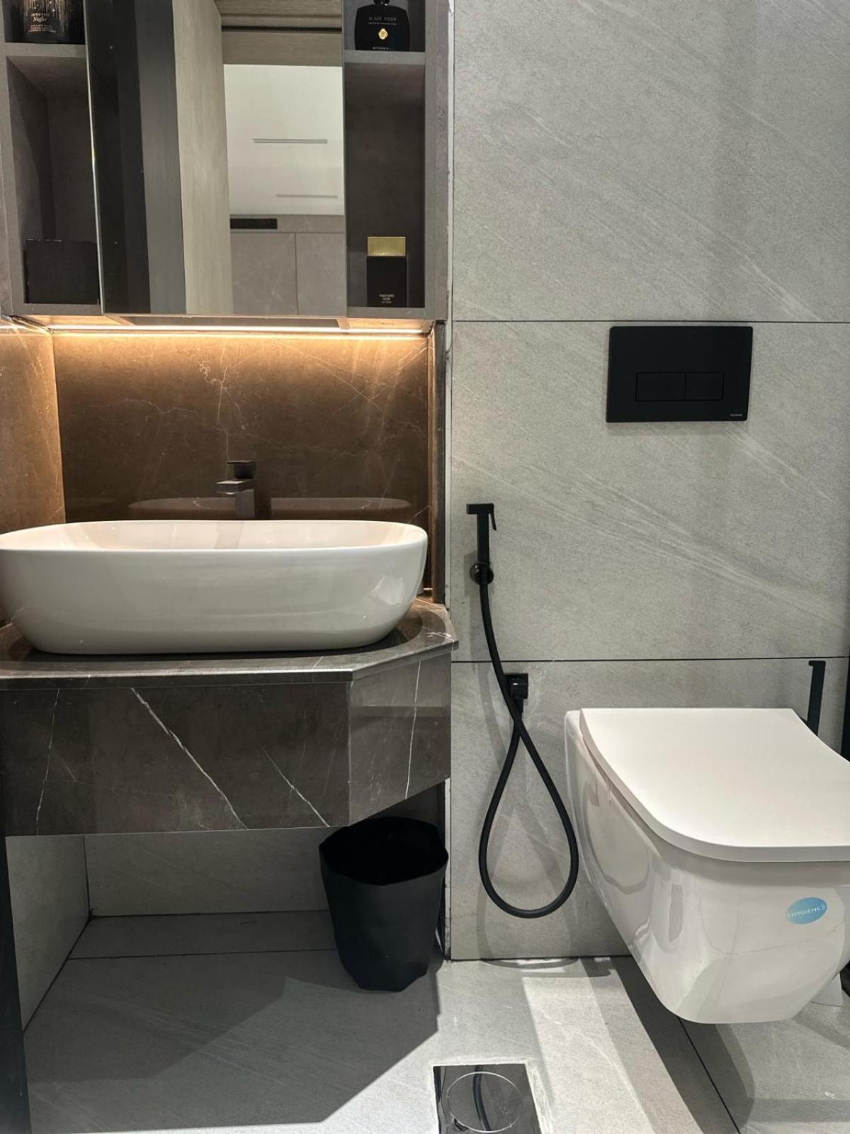 Homestay Brand New Stunning Private With Bathroom *huge Balcony *
