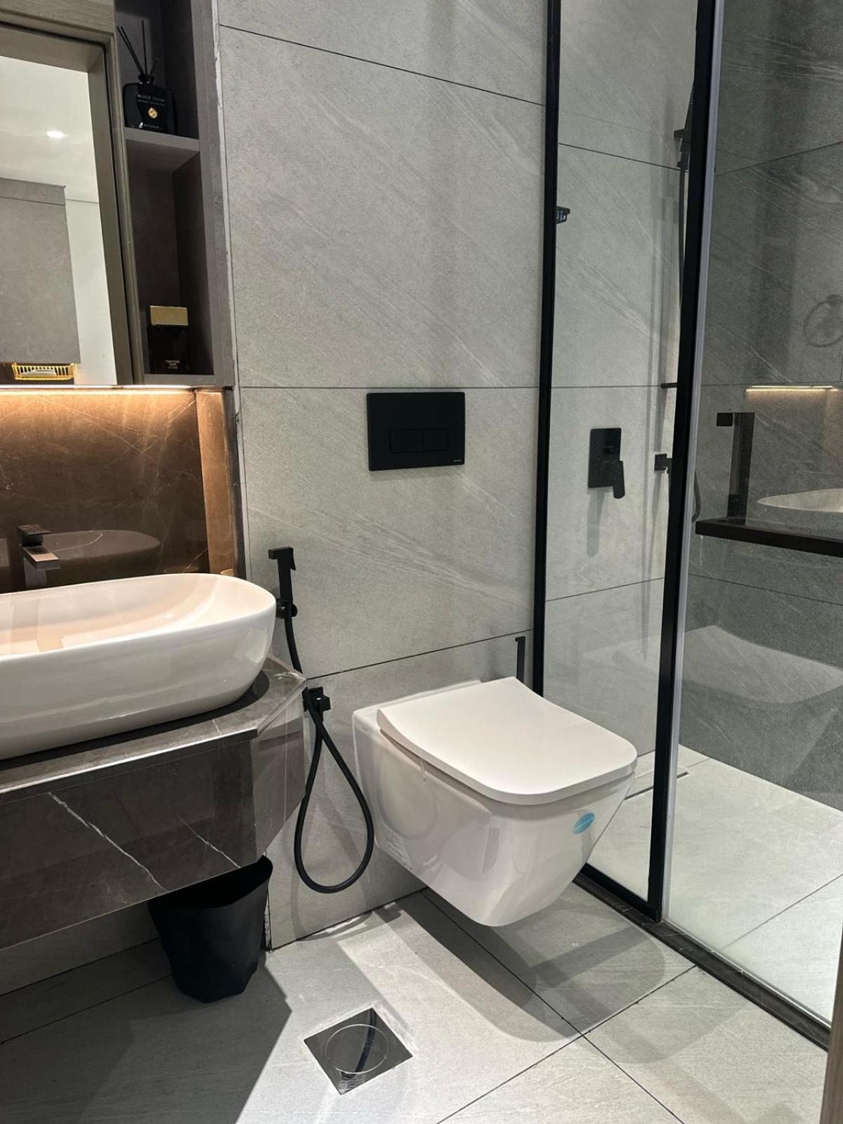 Homestay Brand New Stunning Private With Bathroom *huge Balcony *