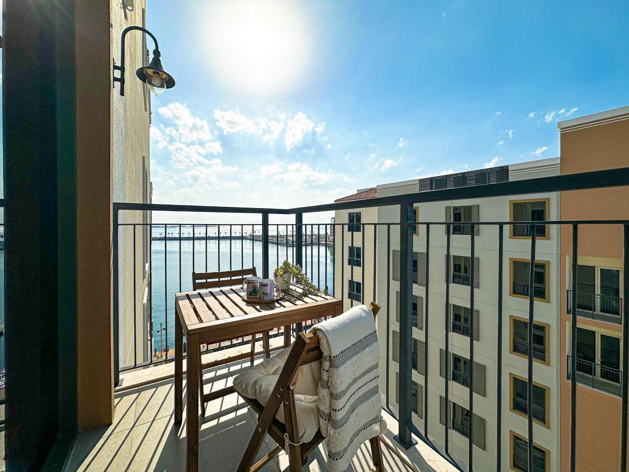 Higuests - Coastal Chic Luxurious Retreat At Port De La * Dubai