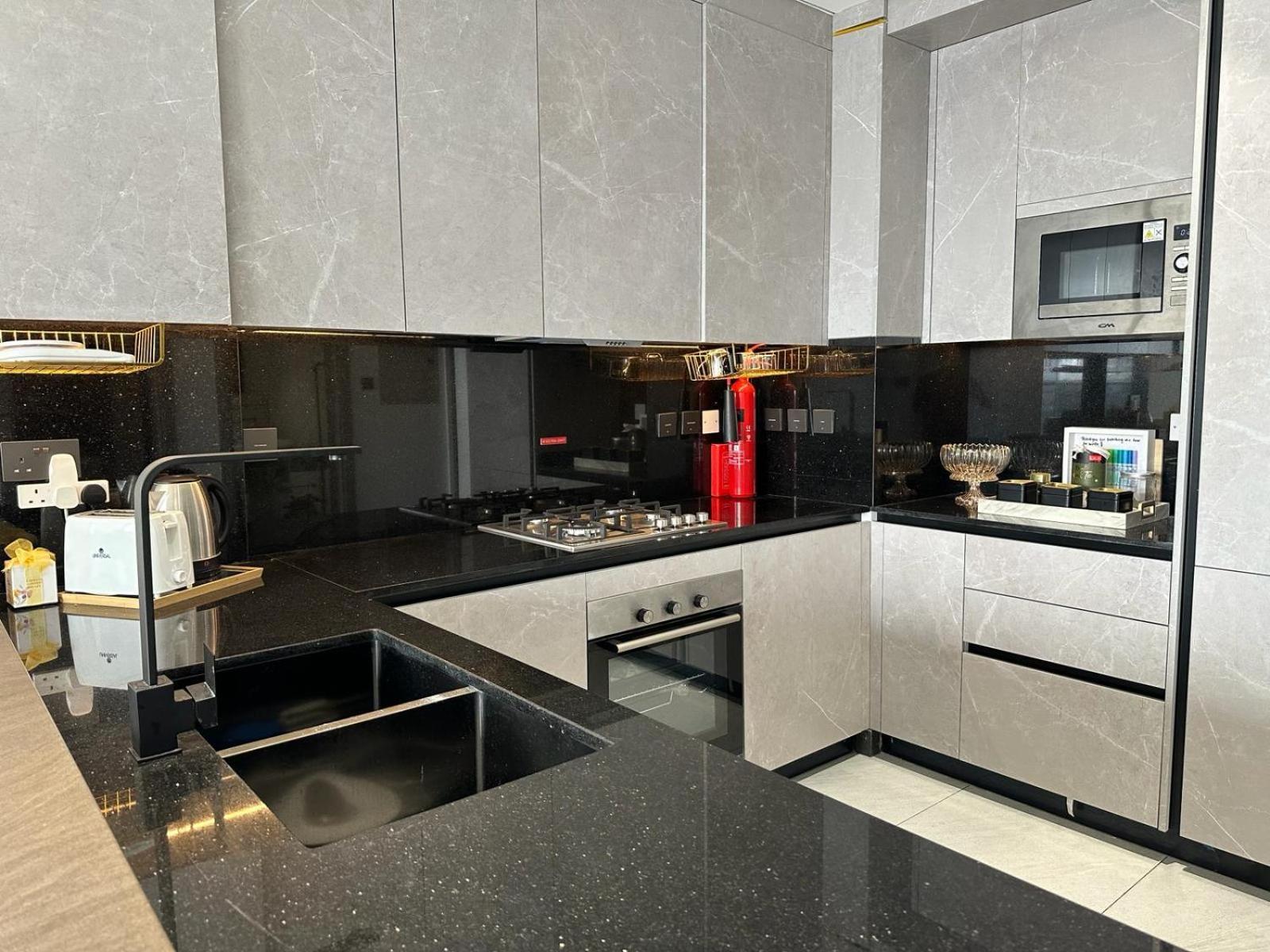 Brand New Stunning Private With Bathroom *huge Balcony