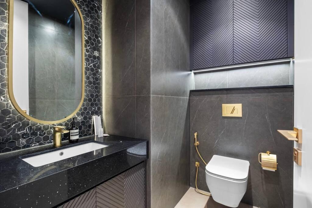 First Class 2br With Burj Khalifa And Downtown View Appartement Dubaï