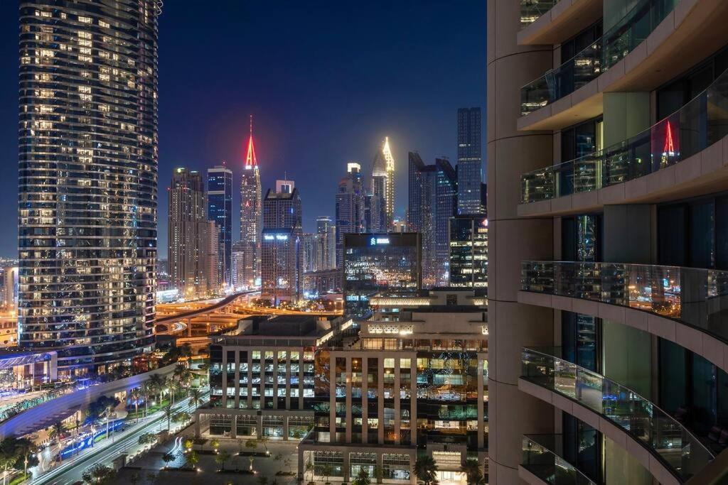 First Class 1br Beautifully Furnished Appartamento Dubai
