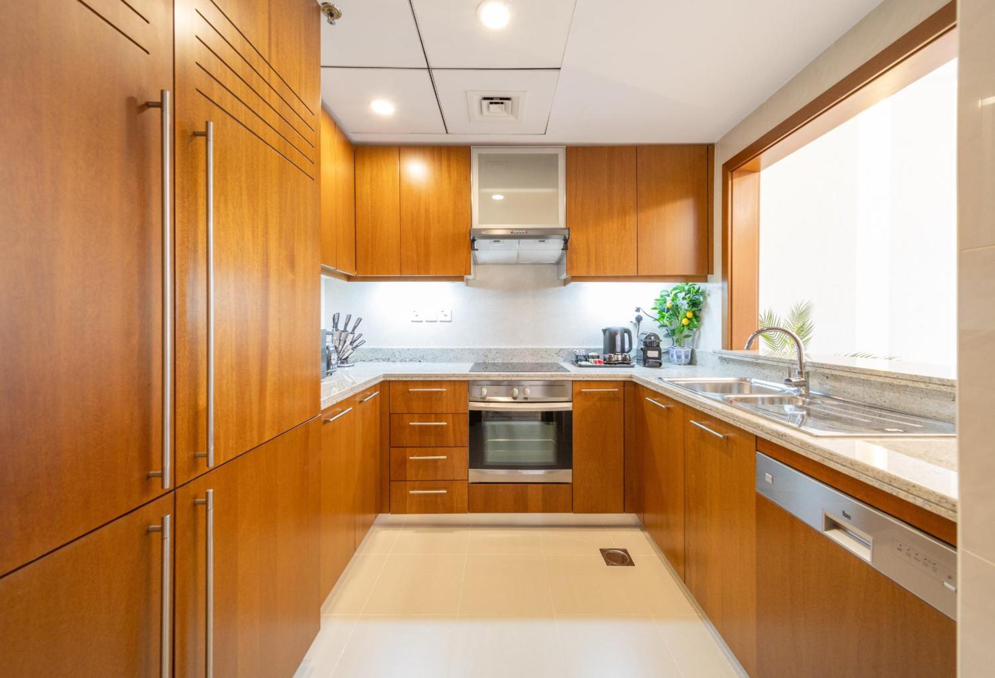 Eden's Homes & - Standpoint Residences Apartemen Dubai