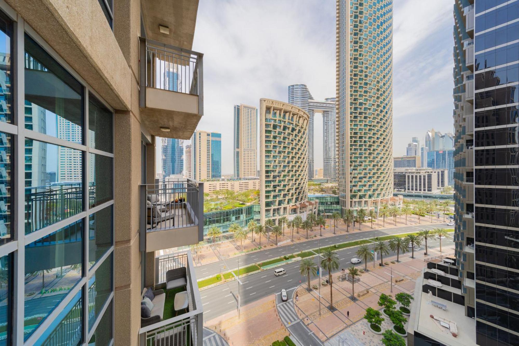 Eden's Homes & - Standpoint Residences Apartemen *
