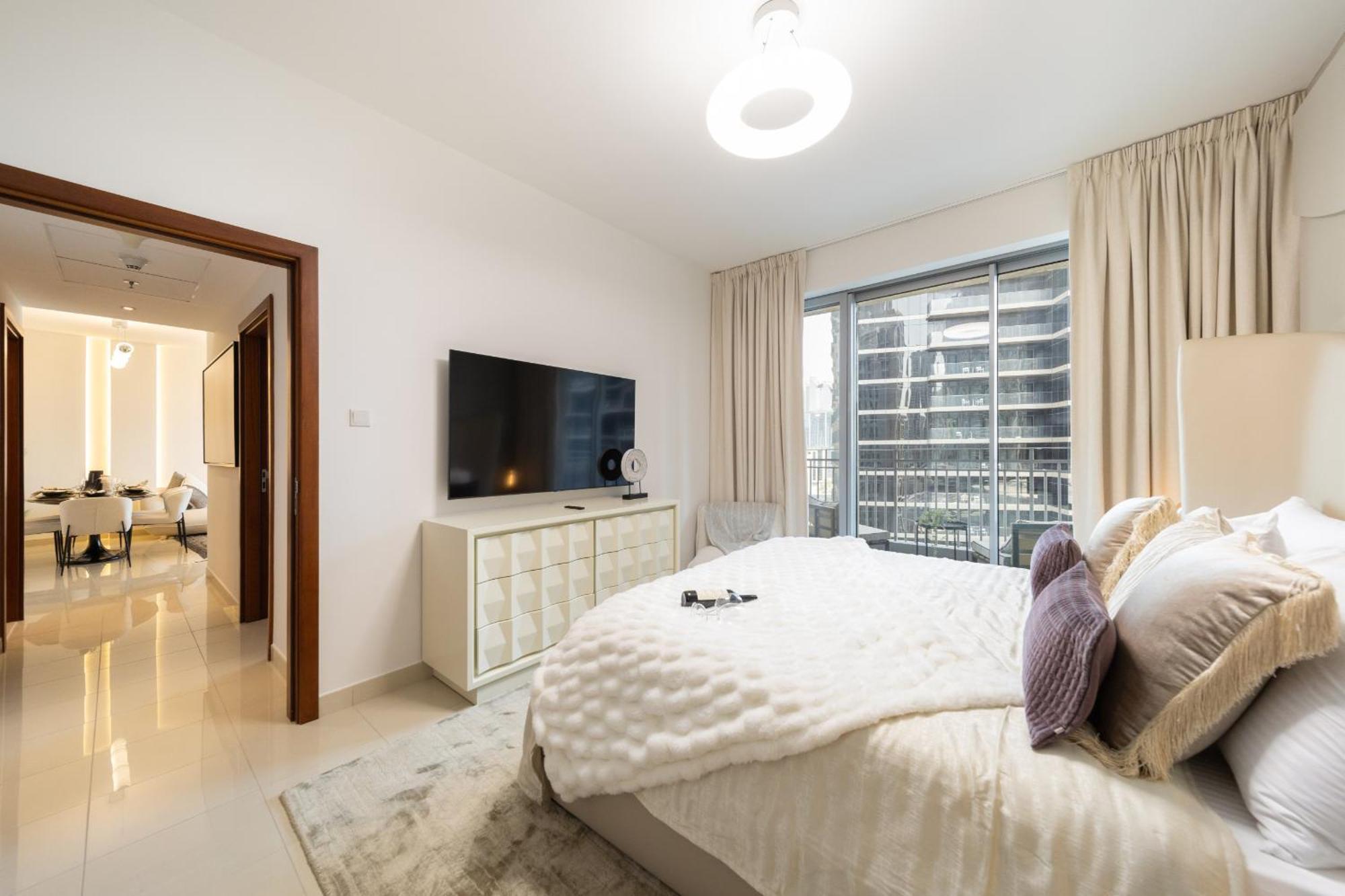 Eden's Homes & - Standpoint Residences Apartemen