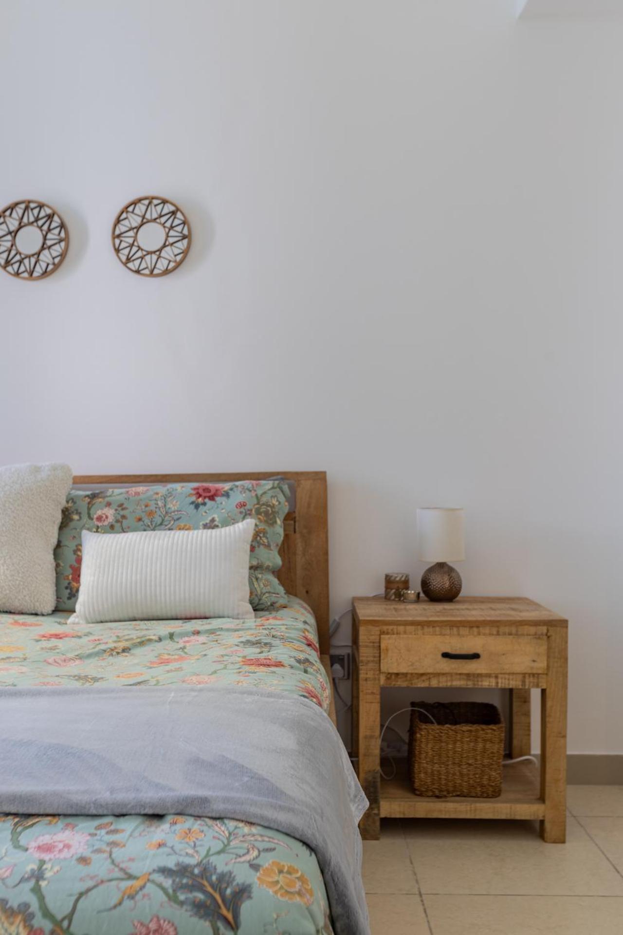 Apartament Livin' Holidays - Stunning 1br Corner Unit Next To Dmcc Metro Dubai