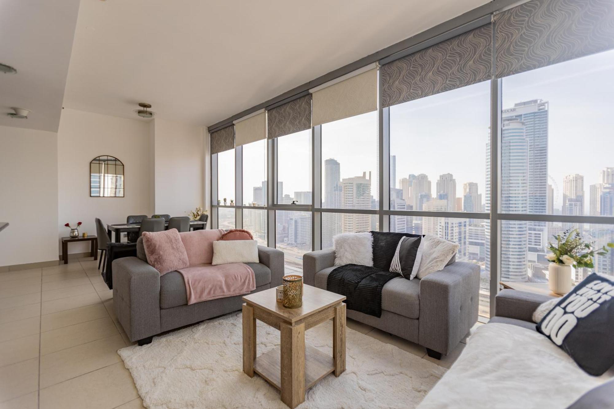 Livin' Holidays - Stunning 1br Corner Unit Next To Dmcc Metro Apartament *