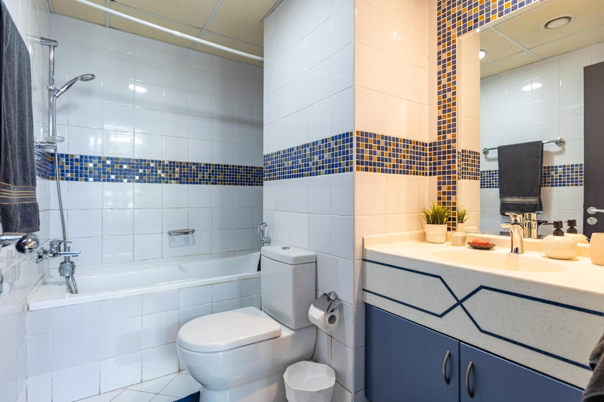 Livin' Holidays - Stunning 1br Corner Unit Next To Dmcc Metro Apartament