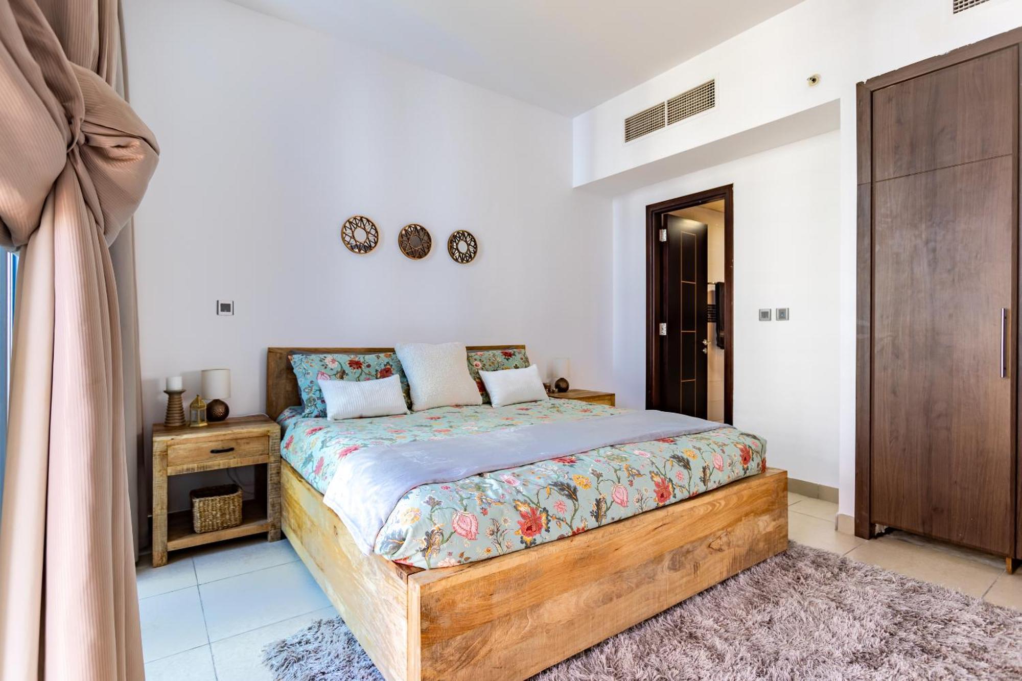 Apartament Livin' Holidays - Stunning 1br Corner Unit Next To Dmcc Metro Dubai