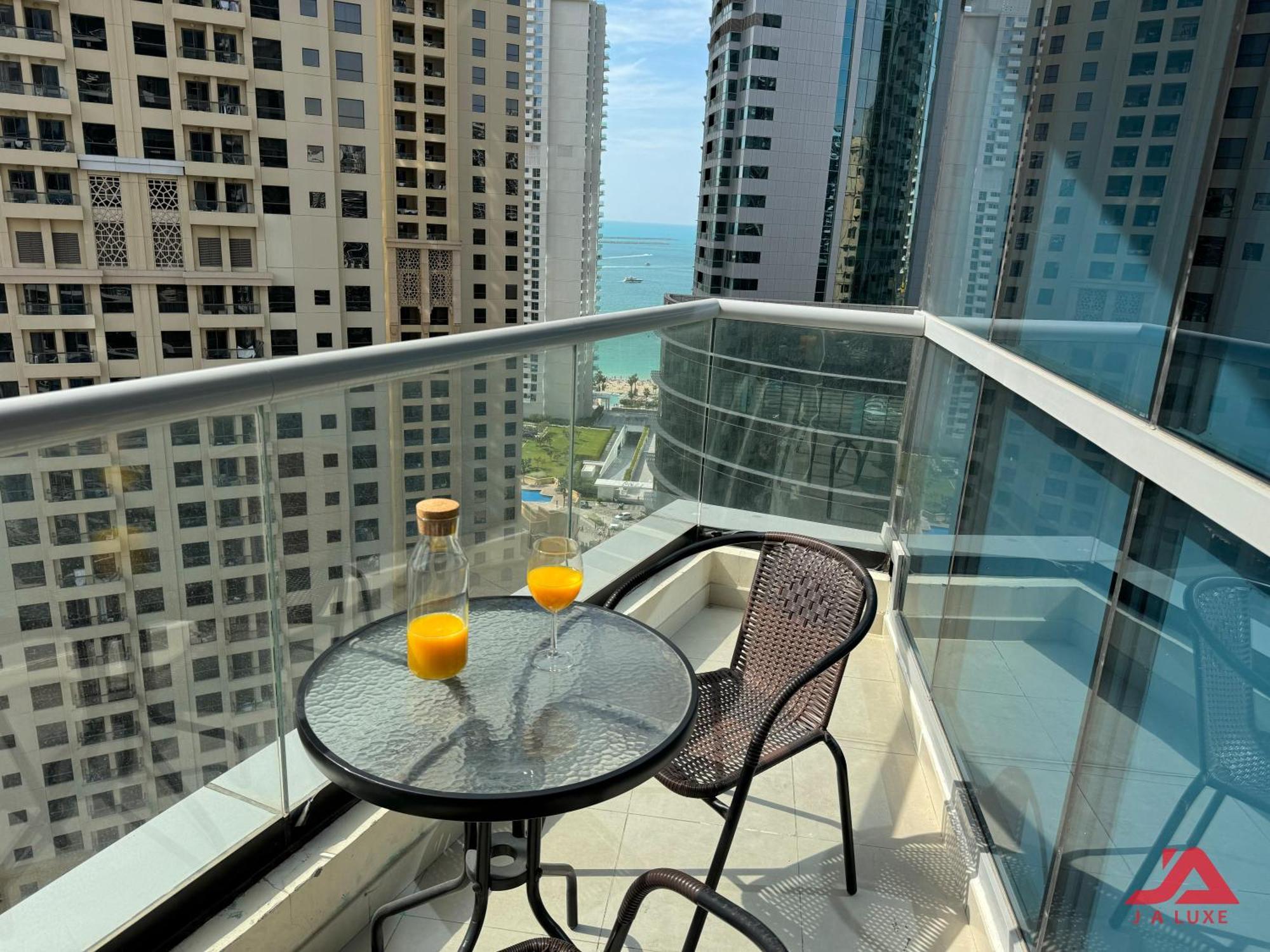 Elegant Marina & Sea View Studio In Bay Central Tower, Marina With Modern Gym & Pool, Steps To Jbr Beach & Metro Dubaï