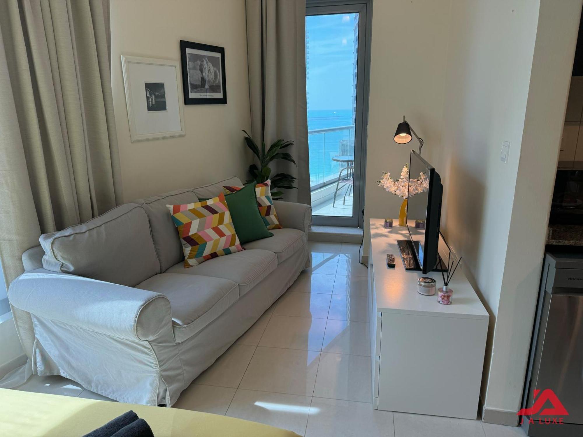 Elegant Marina & Sea View Studio In Bay Central Tower, Marina With Modern Gym & Pool, Steps To Jbr Beach & Metro Appartement