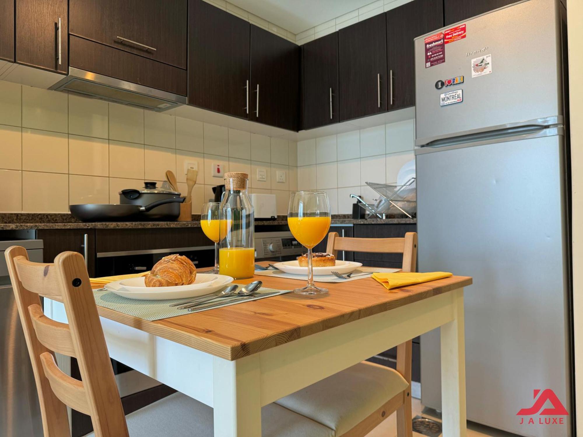 Appartement Elegant Marina & Sea View Studio In Bay Central Tower, Marina With Modern Gym & Pool, Steps To Jbr Beach & Metro Dubaï