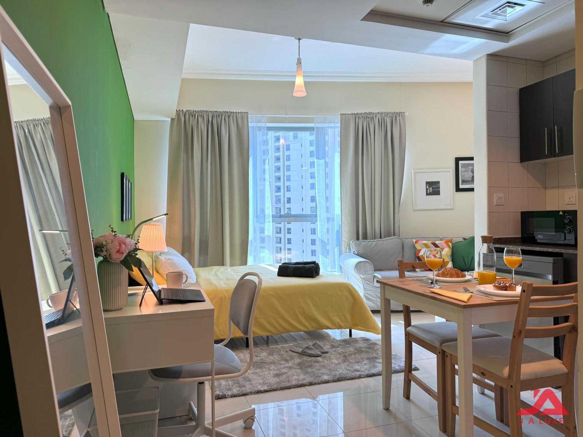 Elegant Marina & Sea View Studio In Bay Central Tower, Marina With Modern Gym & Pool, Steps To Jbr Beach & Metro Dubaï