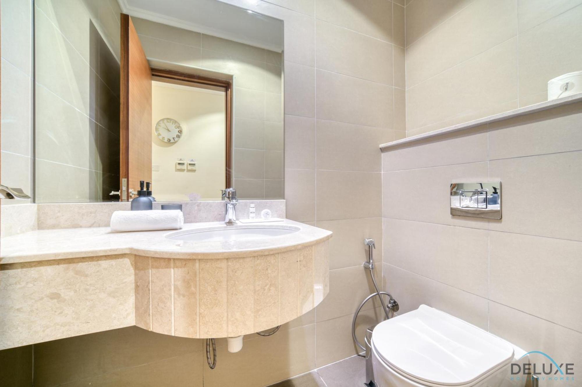 Charming 3br Townhouse With Assistant's At District 12 Jvc By Deluxe Appartement *