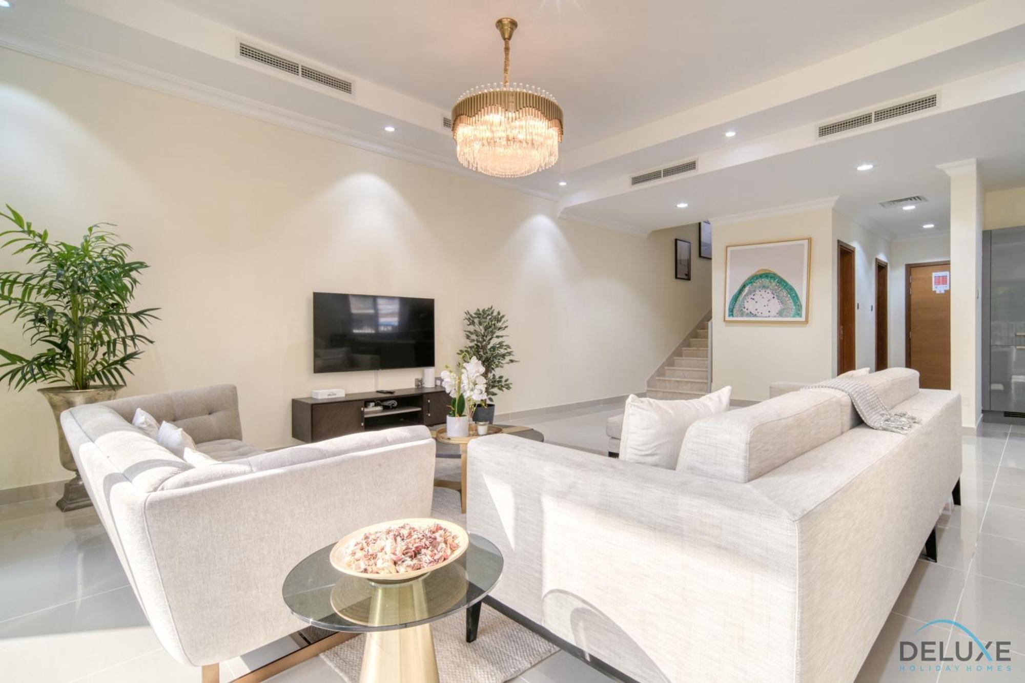 Appartement Charming 3br Townhouse With Assistant's At District 12 Jvc By Deluxe Dubai