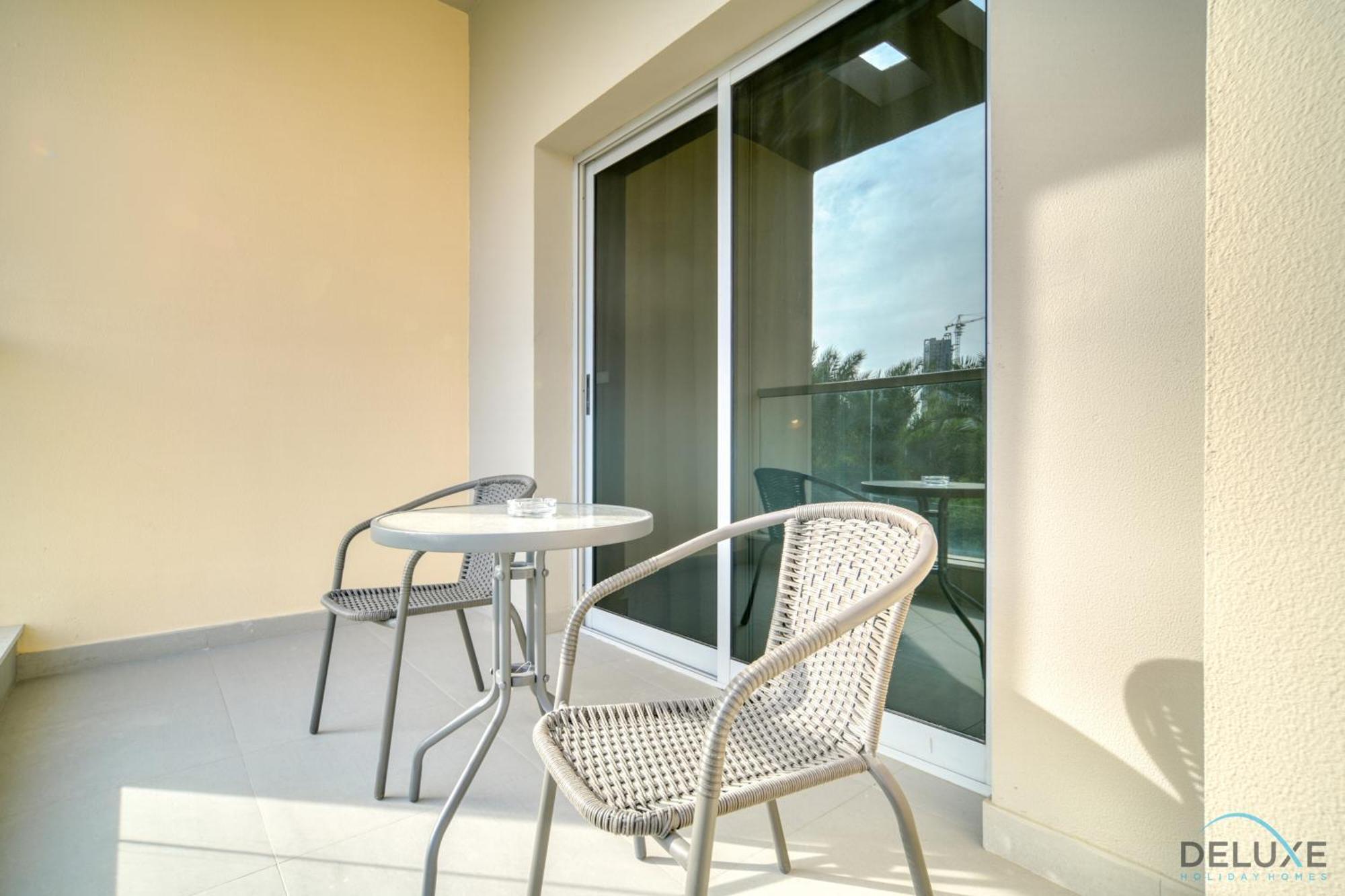 Charming 3br Townhouse With Assistant's At District 12 Jvc By Deluxe Appartement