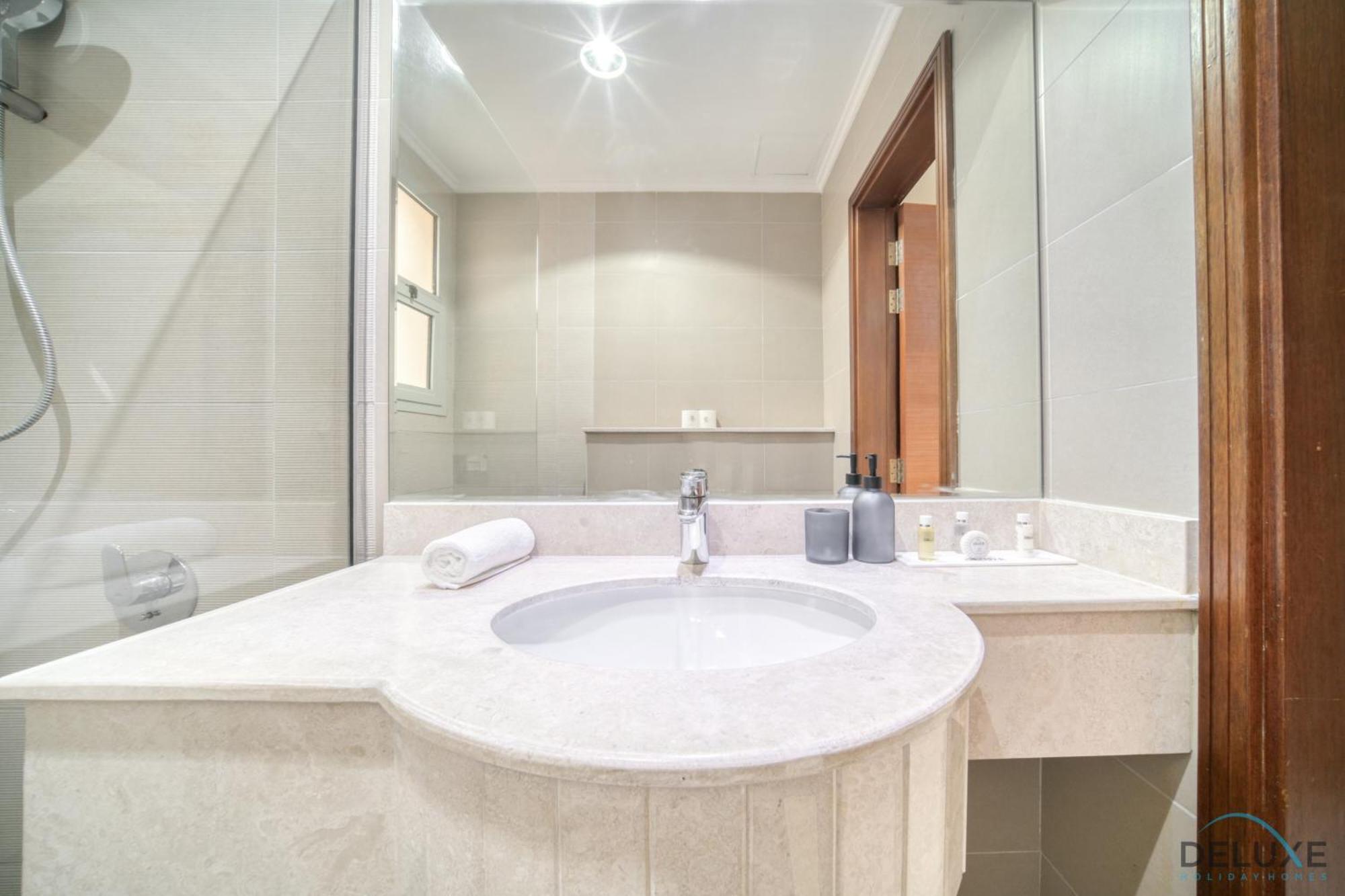Charming 3br Townhouse With Assistant's At District 12 Jvc By Deluxe Appartement Dubai