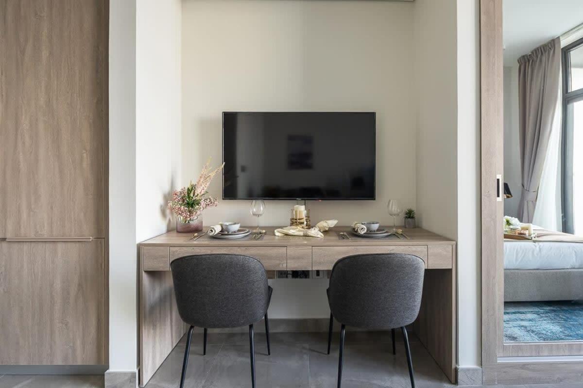 Frank Porter - Majestique 2 Apartment *