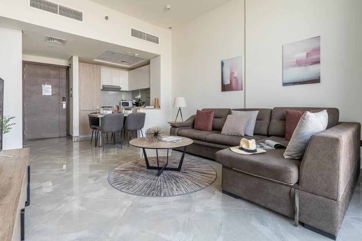 Frank Porter - Majestique 2 Apartment Dubai