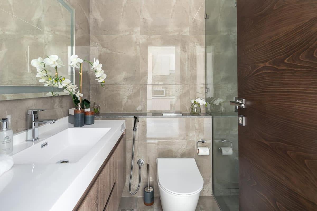 Frank Porter - Majestique 2 Apartment Dubai