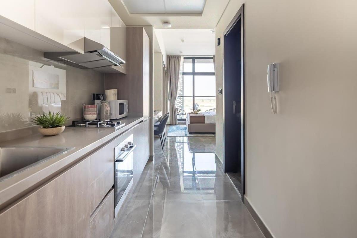 Frank Porter - Majestique 2 Apartment *