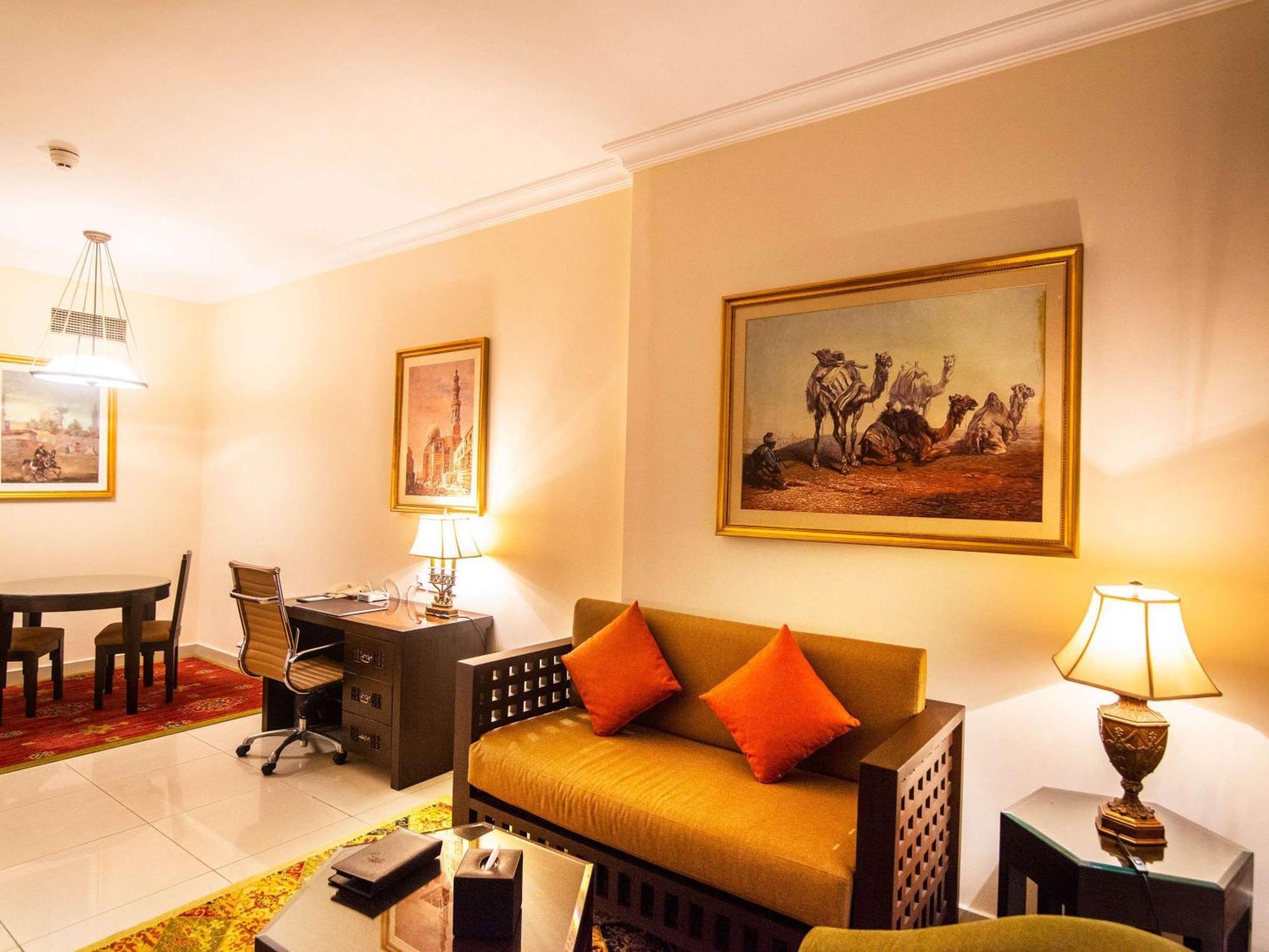 Mercure Barsha Heights Hotel 4*