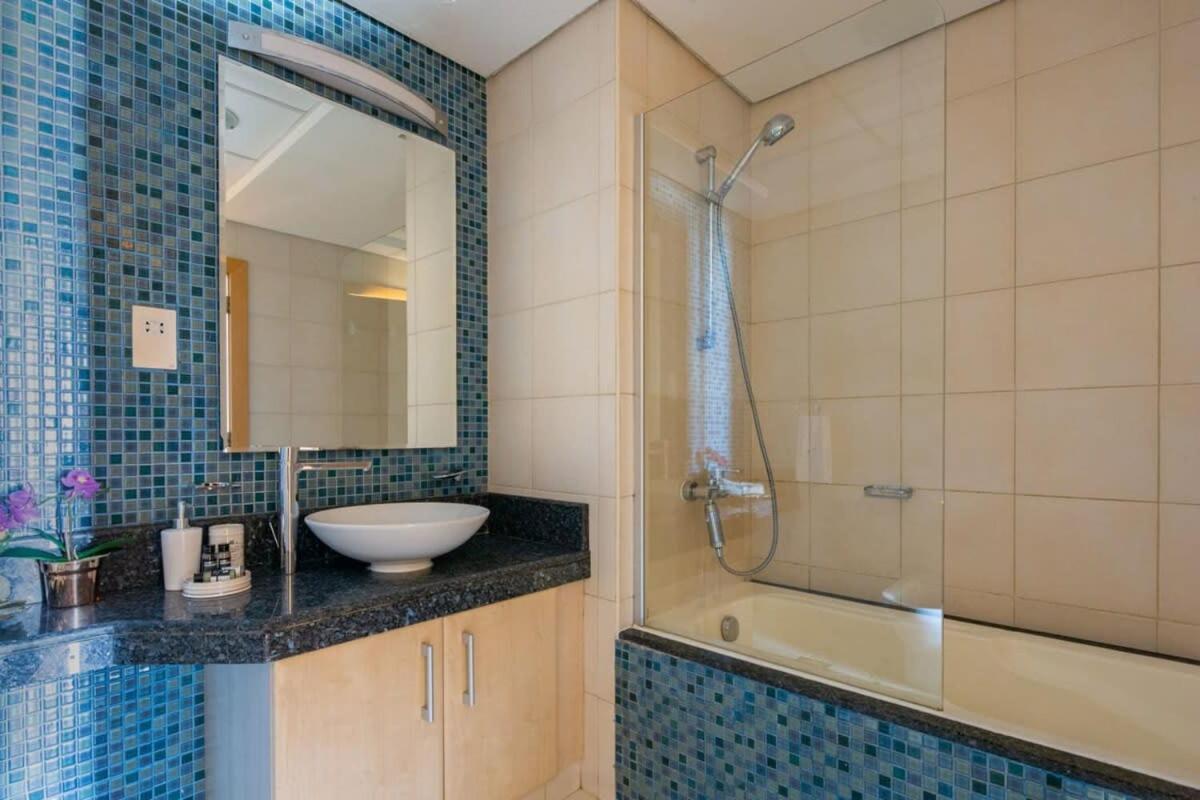 Frank Porter - Al Haseer Apartament *